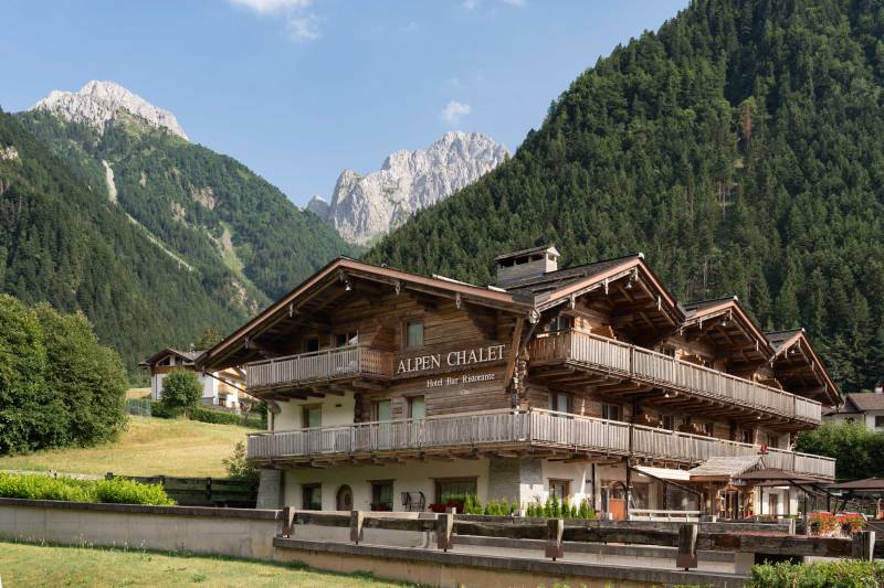 Parcheggio adiacente all'hotel